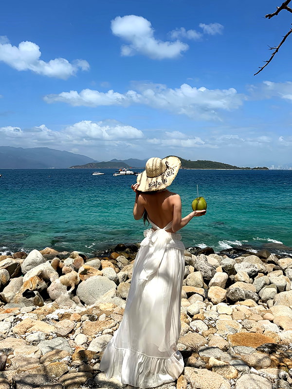 lyhythuedoxinh instagram image archive image
