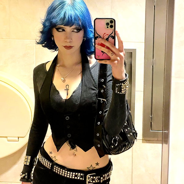 haileylayfield instagram image archive image