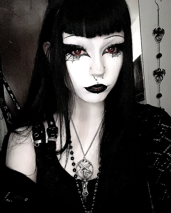 kittenfangsxx instagram image archive image
