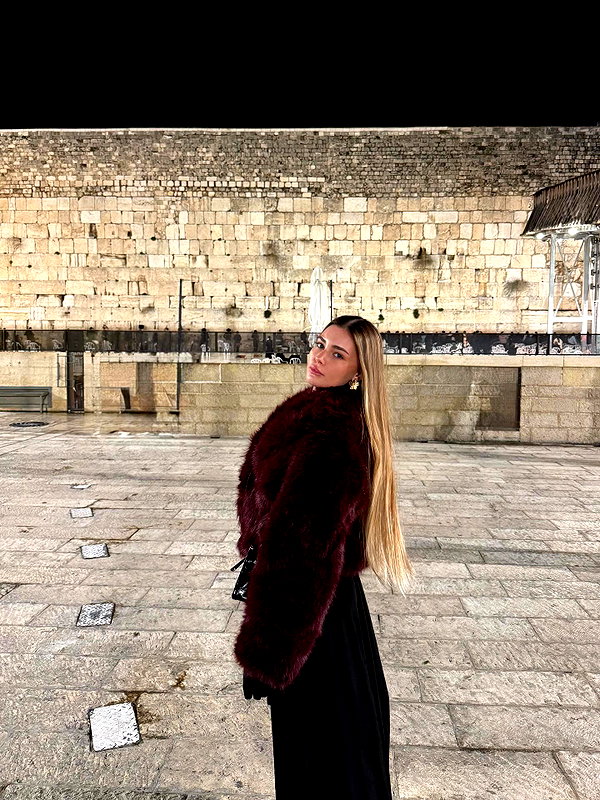 daniella_zeldis instagram image archive image