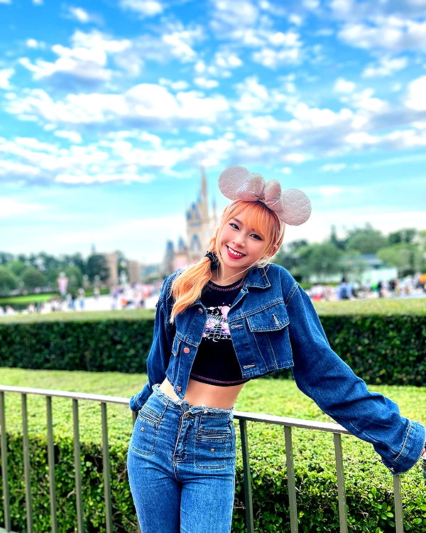 e.shao_417 instagram image archive image