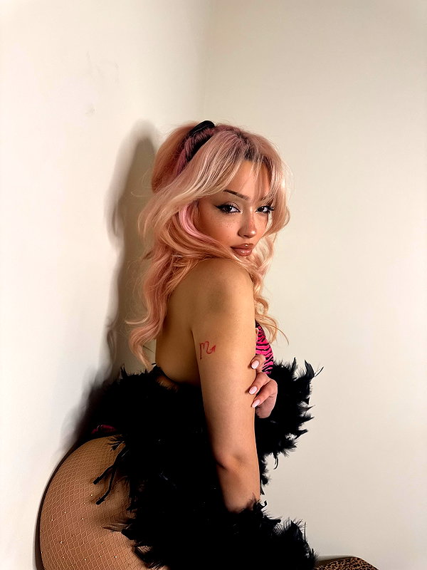 v.qx instagram image archive image