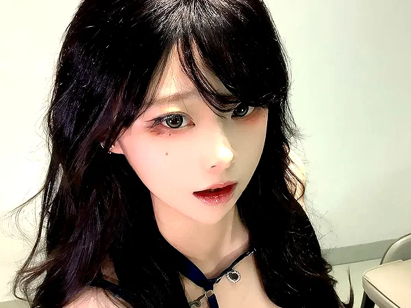 yingyinng_ instagram image archive image