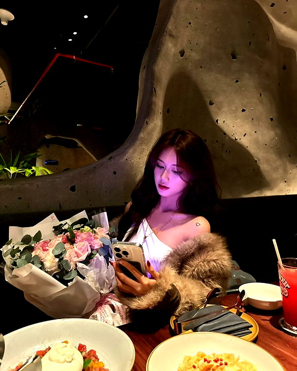 lyhythuedoxinh instagram image archive image