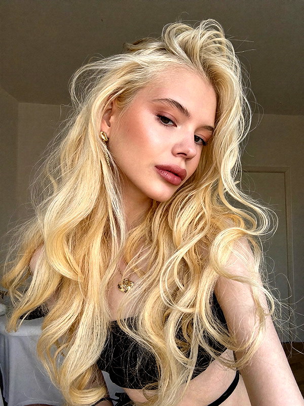 alisen.mari instagram image archive image