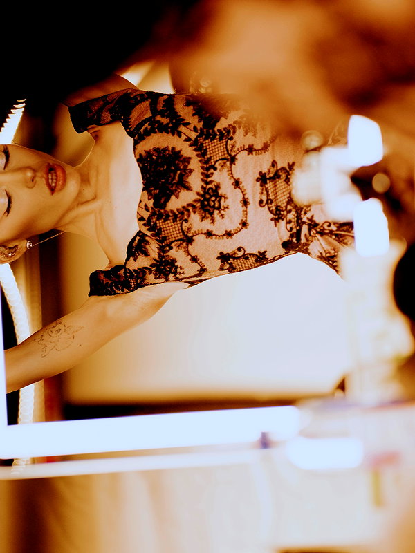 arianagrande instagram image archive image