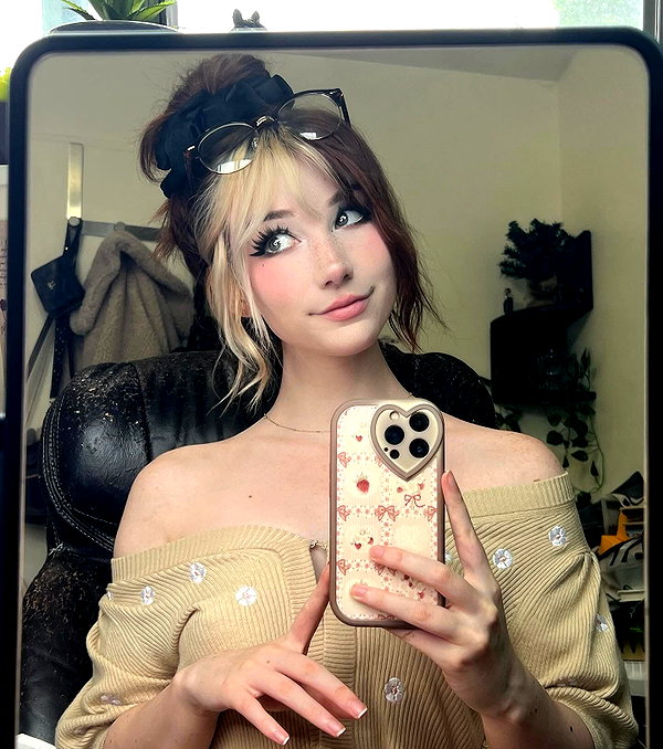 danielle.mercedie instagram image archive image