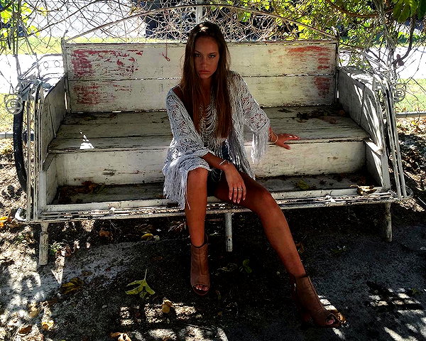 olivia.mathers instagram image archive image