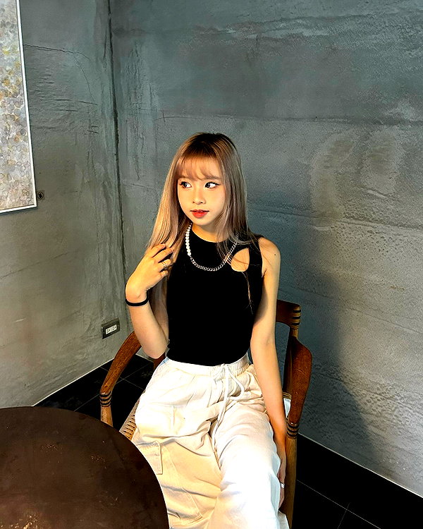 e.shao_417 instagram image archive image