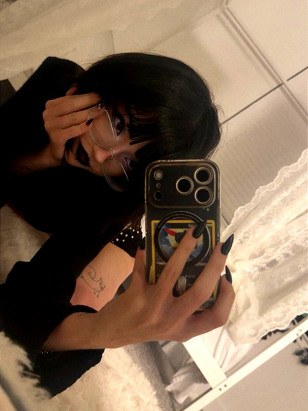 Archived image from @deadangelfiles on Instagram
