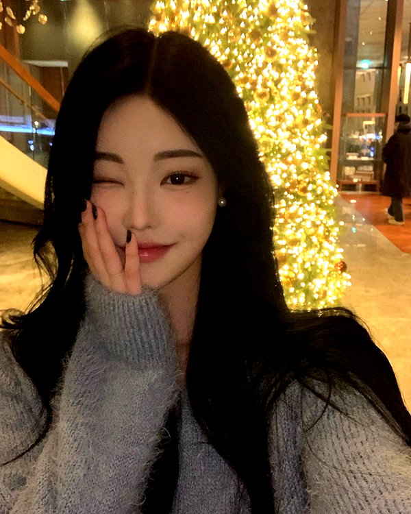 daxbin instagram image archive image