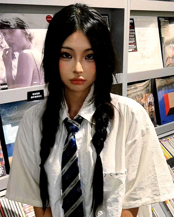 ll.lu1s instagram image archive image