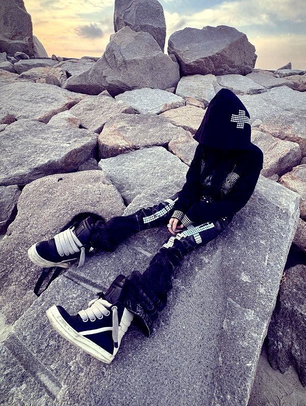 9unxx7 instagram image archive image