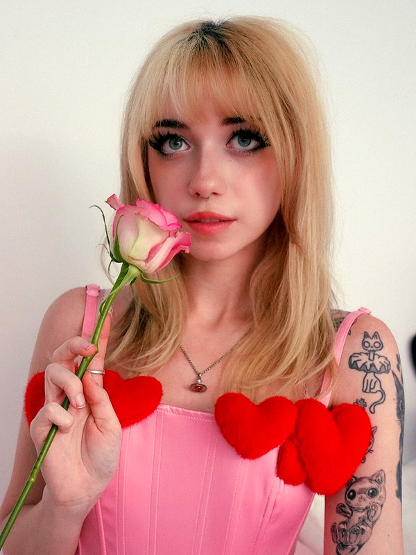 Archived image from @iluvmeww on Instagram