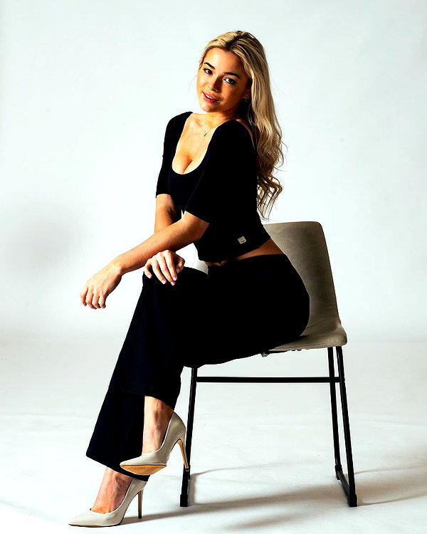livvydunne instagram image archive image