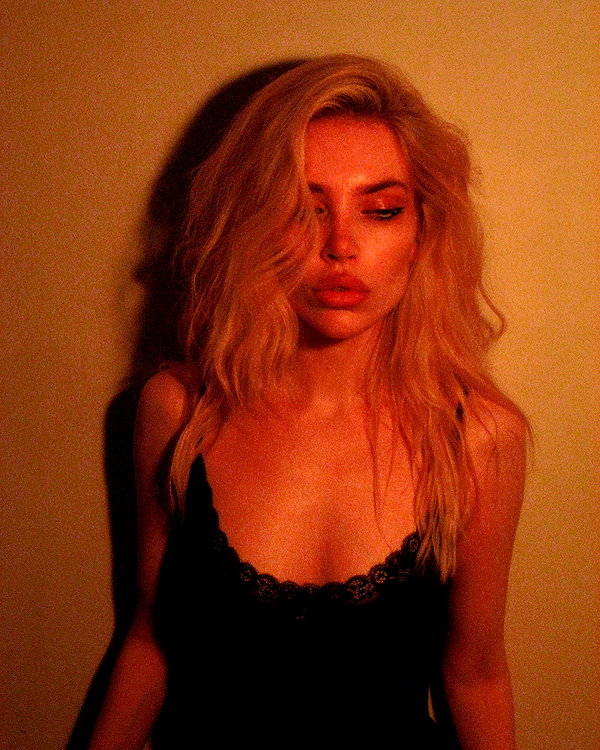 alien.hanna instagram image archive image