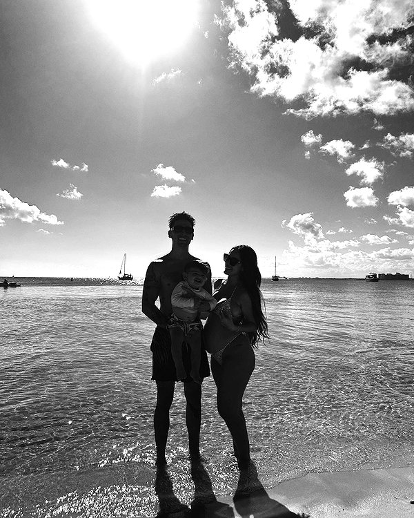 nicollefigueroaa instagram image archive image