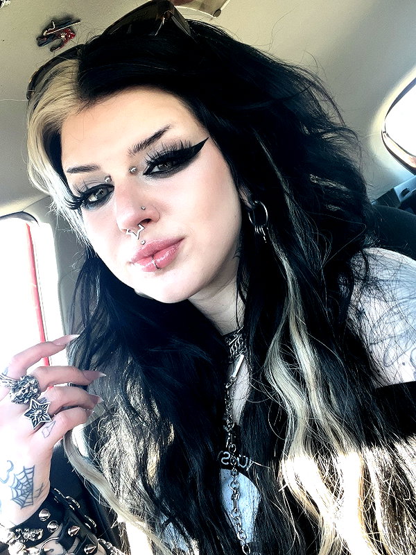 yeahimcaroline instagram image archive image