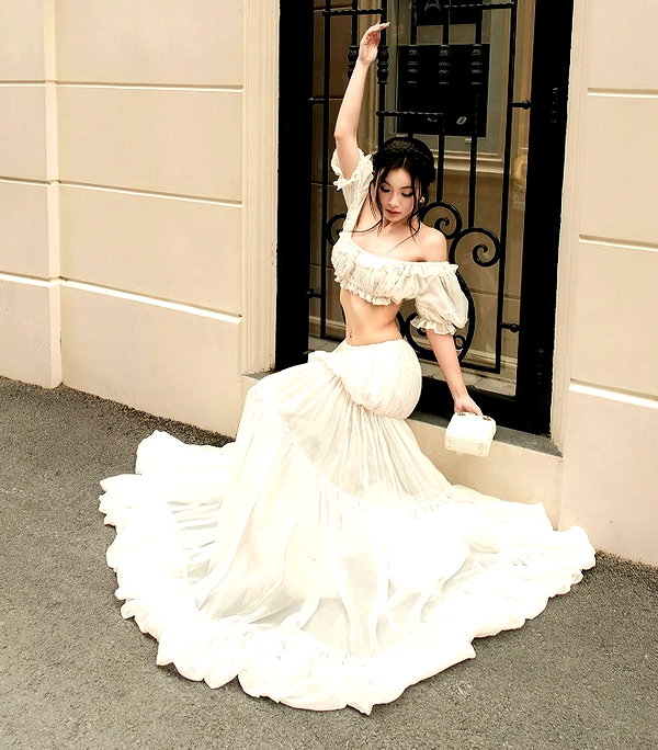 lyhythuedoxinh instagram image archive image