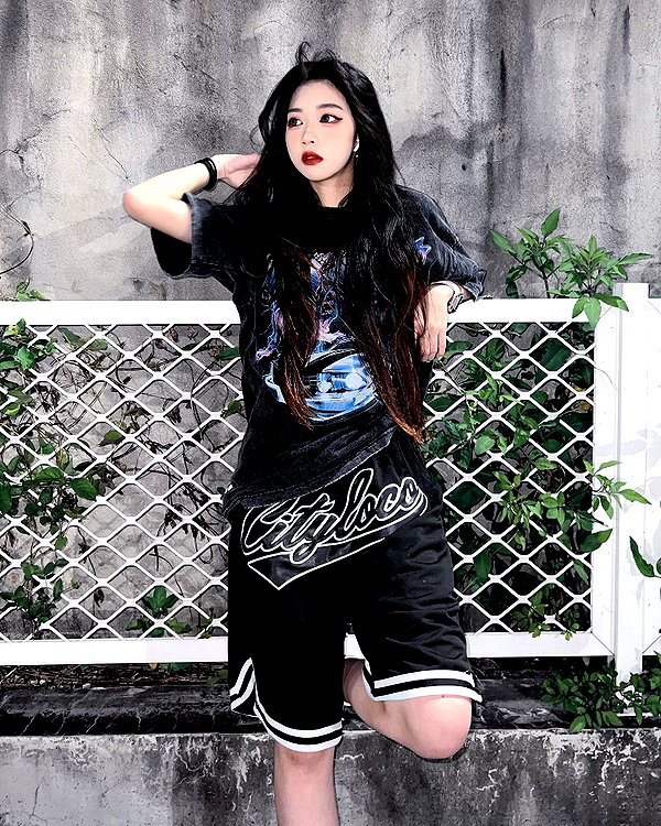 nixqq.425_ instagram image archive image