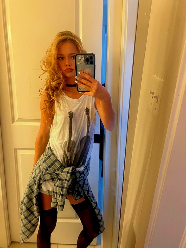 0nlygrlinthewrld instagram image archive image
