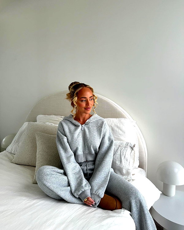 allieauton instagram image archive image