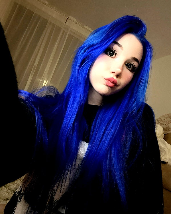 danielle.mercedie instagram image archive image