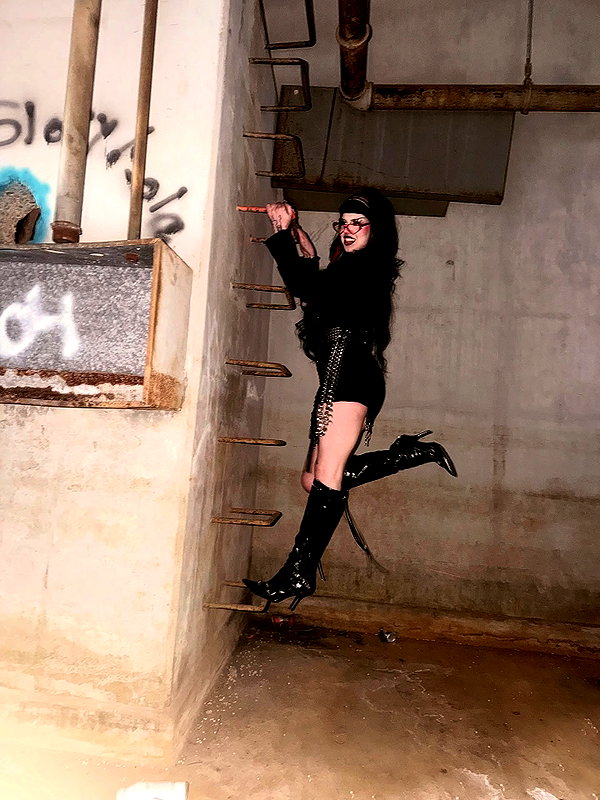 yeahimcaroline instagram image archive image