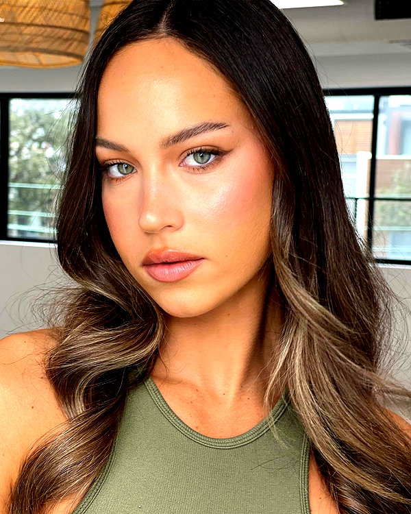 olivia.mathers instagram image archive image