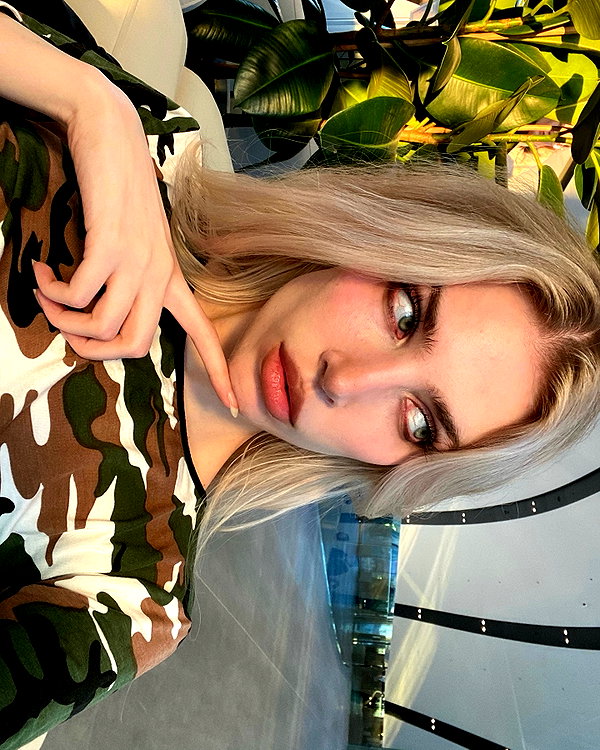 anya4everr instagram image archive image