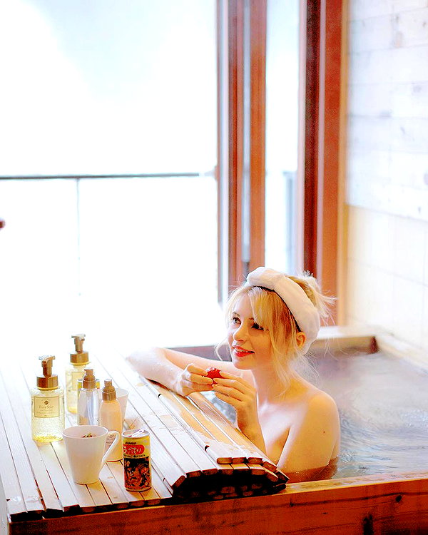 peachmilky_ instagram image archive image