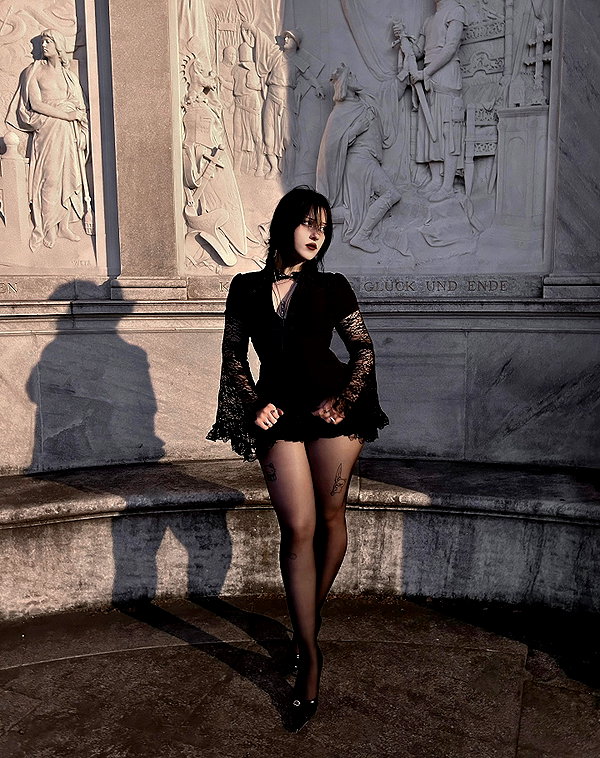 andasrose instagram image archive image