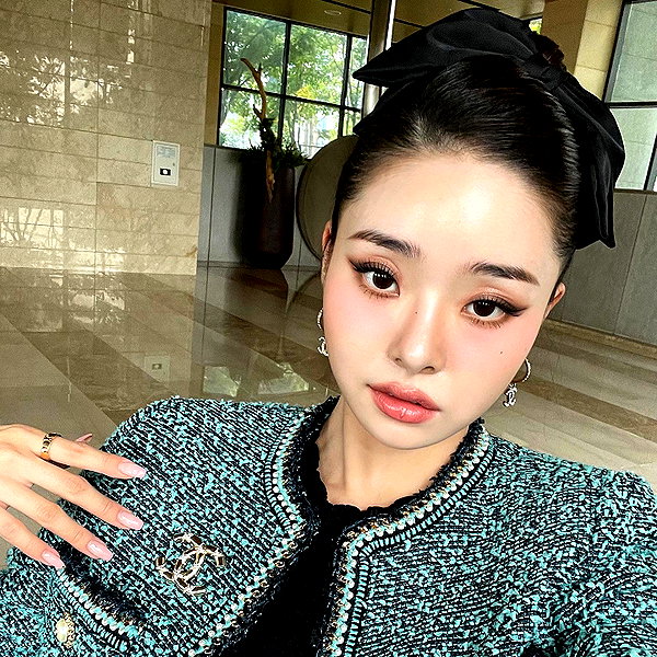 dear.zia instagram image archive image