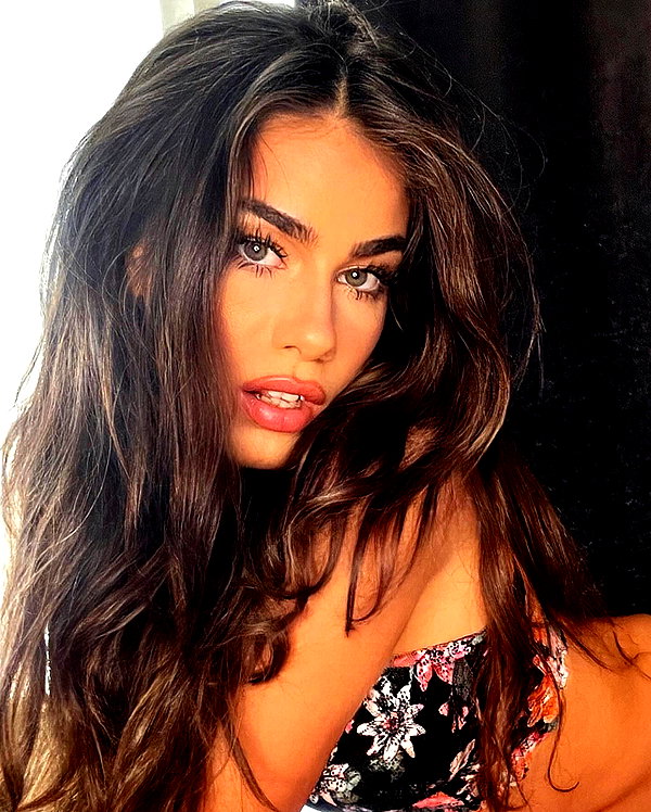 andreeamariavinatoru instagram image archive image