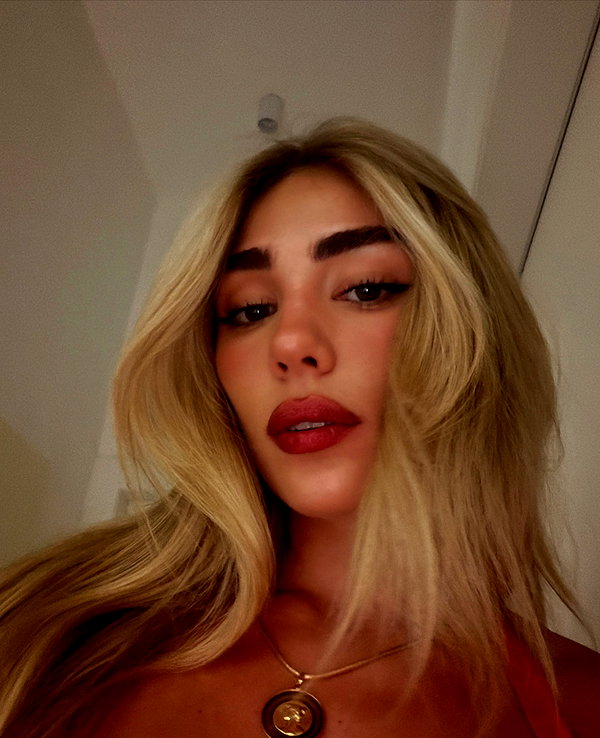 maya.keyy instagram image archive image