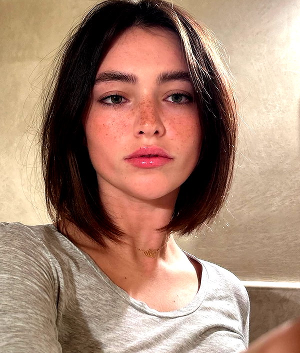 baddiesessence instagram image archive image