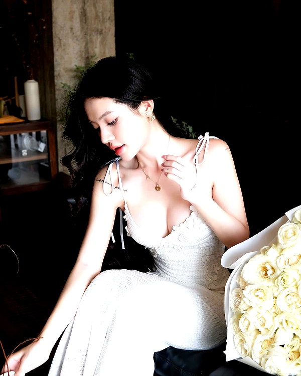 lyhythuedoxinh instagram image archive image