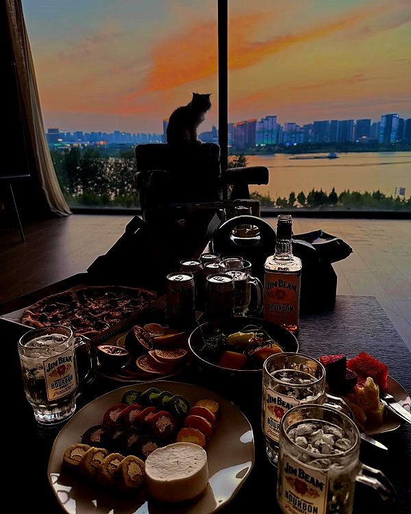 ll.lu1s instagram image archive image