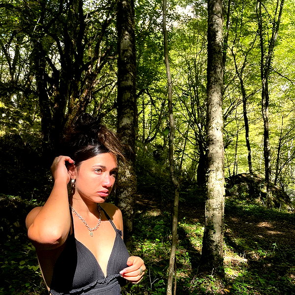 romi_henenson instagram image archive image