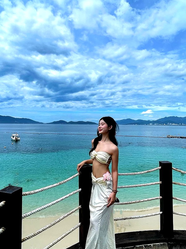 lyhythuedoxinh instagram image archive image