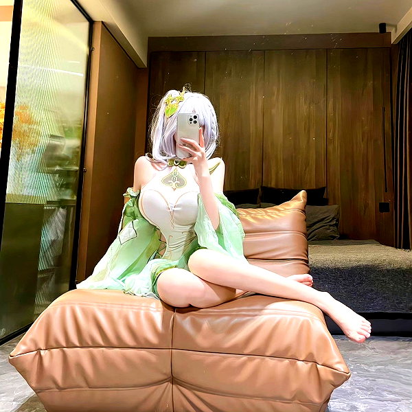 gallery_cosplayer instagram image archive image