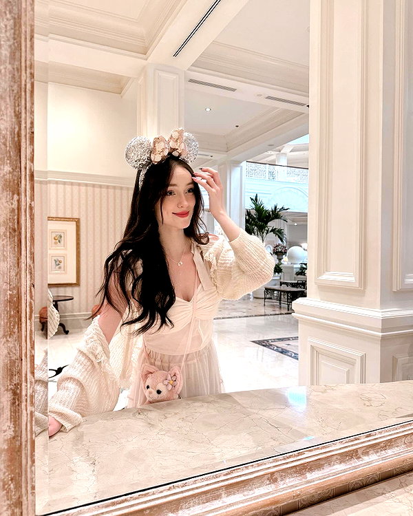 1uvgabi instagram image archive image