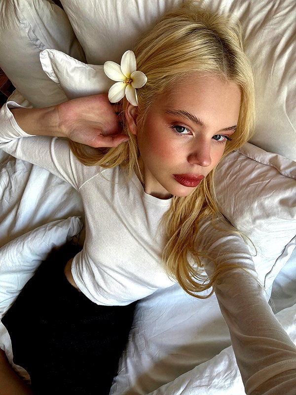 alisen.mari instagram image archive image
