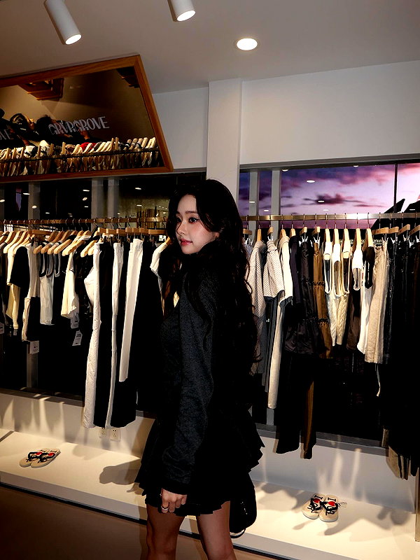 dear.zia instagram image archive image