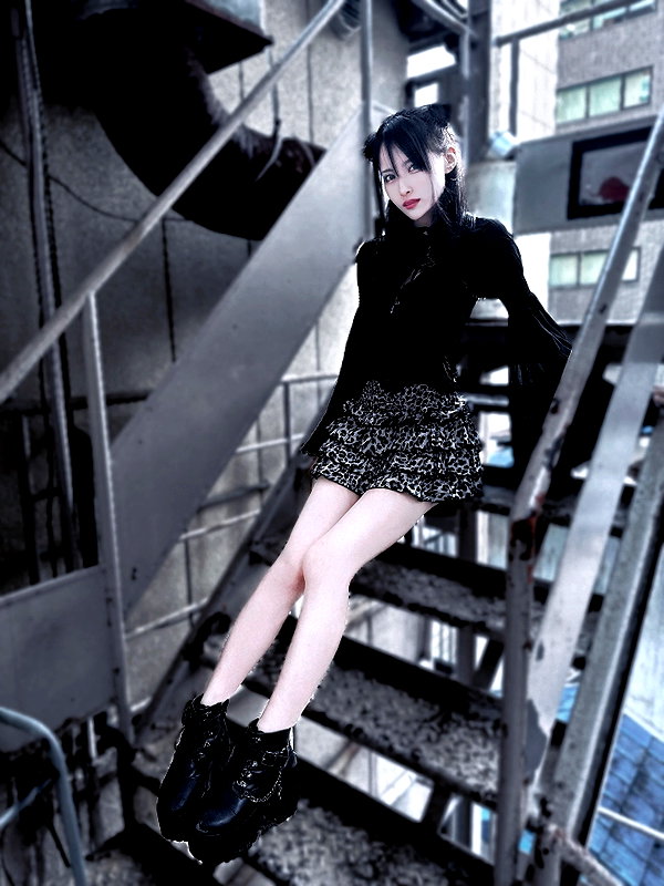 yamikumo_leisa instagram image archive image