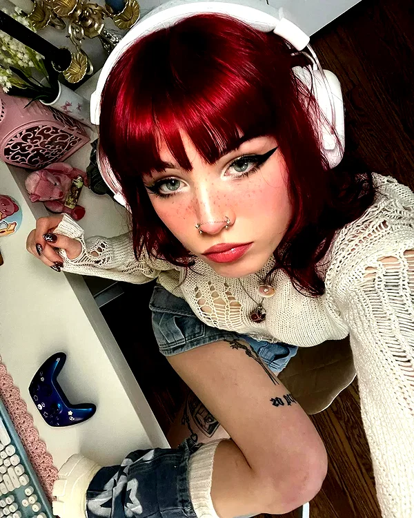 chica.niebla instagram image archive image