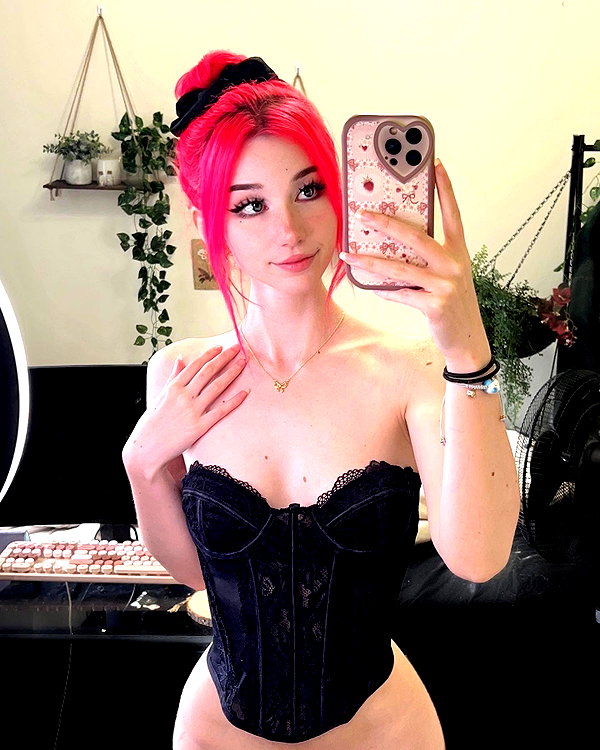 danielle.mercedie instagram image archive image