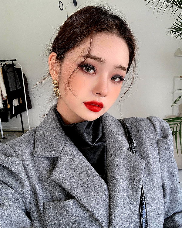 dear.zia instagram image archive image