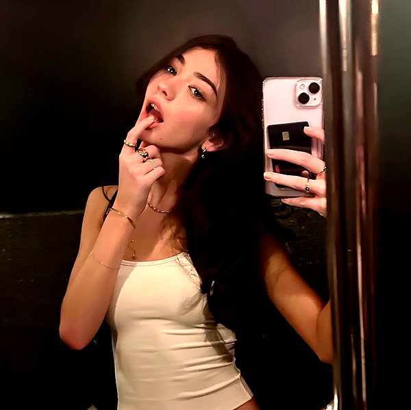 baddiesessence instagram image archive image