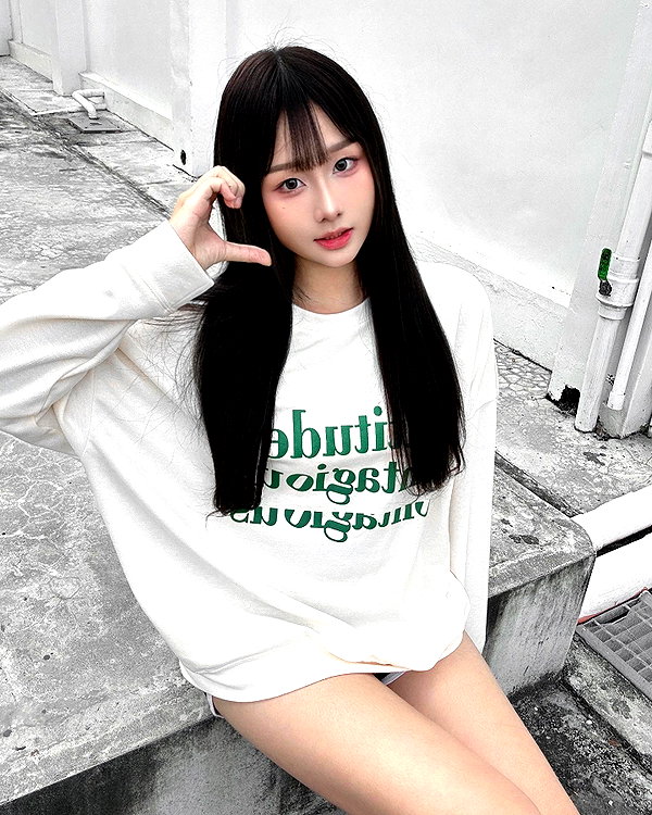 lai_931201 instagram image archive image
